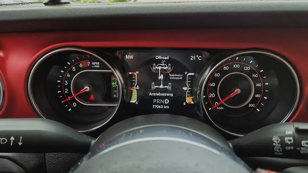 Jeep Wrangler - Thumbnail 14
