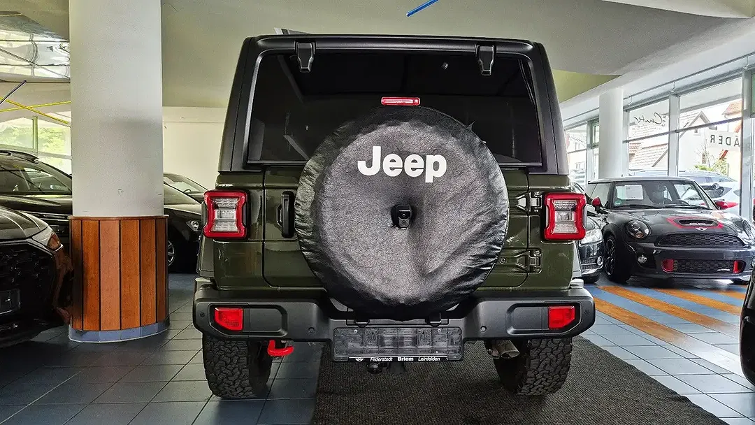 Jeep Wrangler - Thumbnail 6