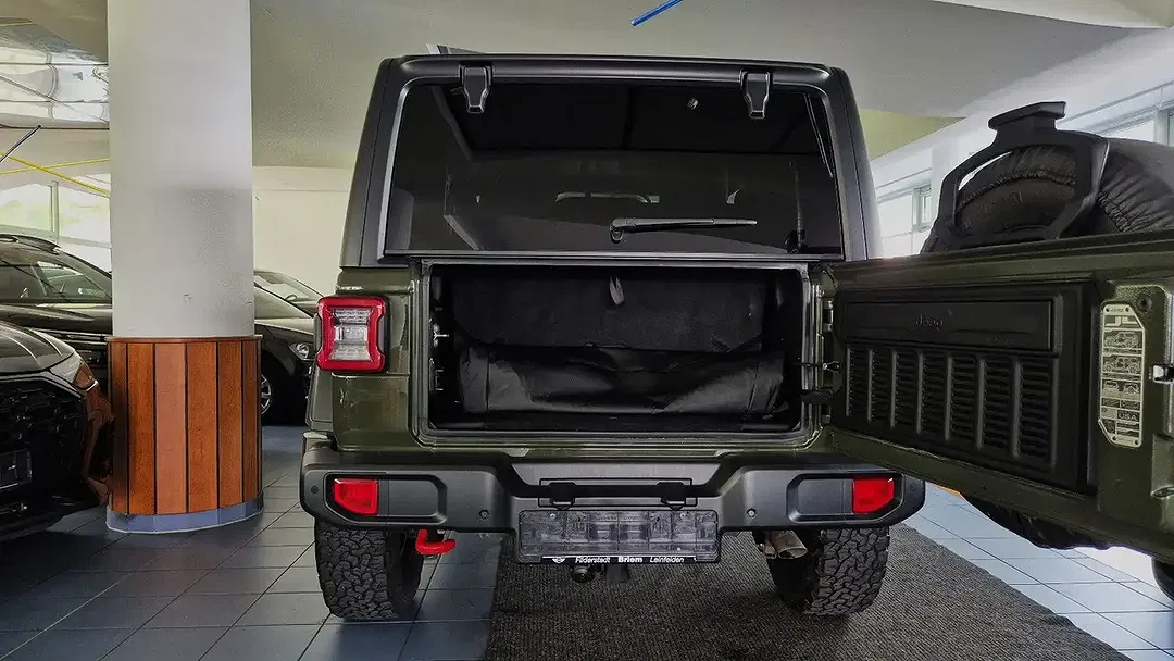 Jeep Wrangler - Thumbnail 7