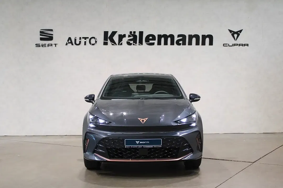 CUPRA Born - Thumbnail 2