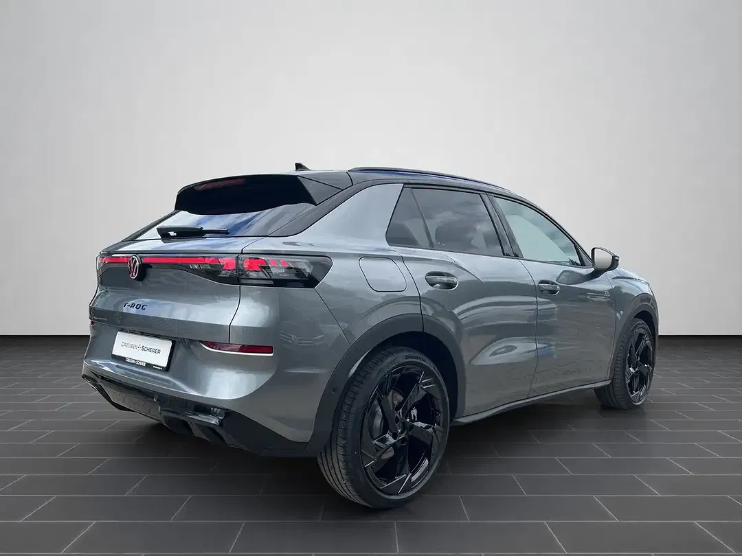 Volkswagen T-Roc - Thumbnail 2