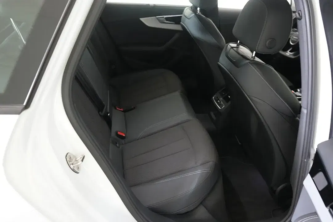 Audi A4 - Thumbnail 10