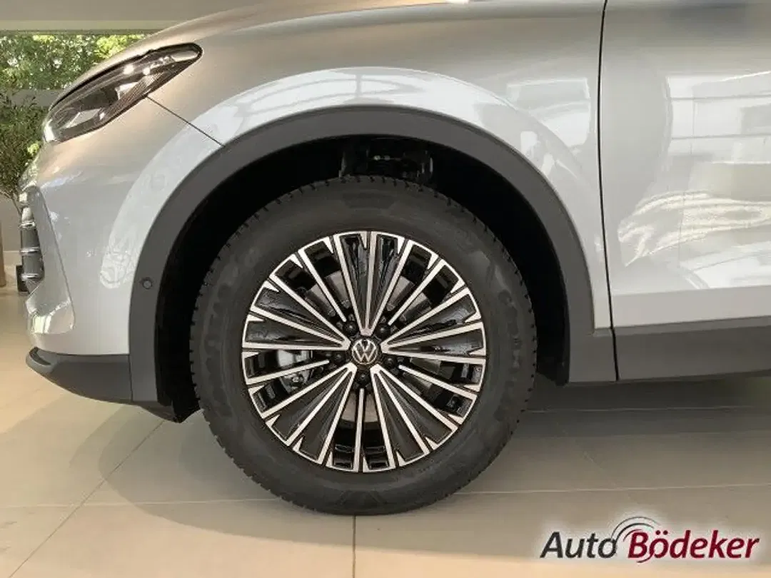 Volkswagen Tiguan - Thumbnail 12