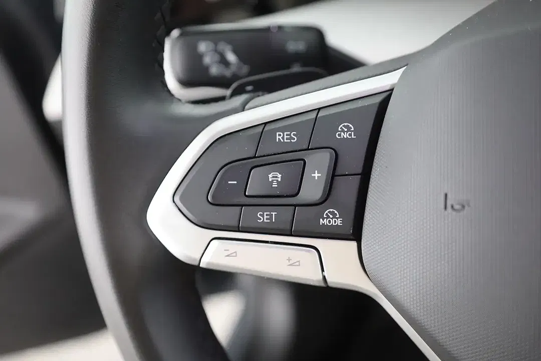 Volkswagen Golf - Thumbnail 14
