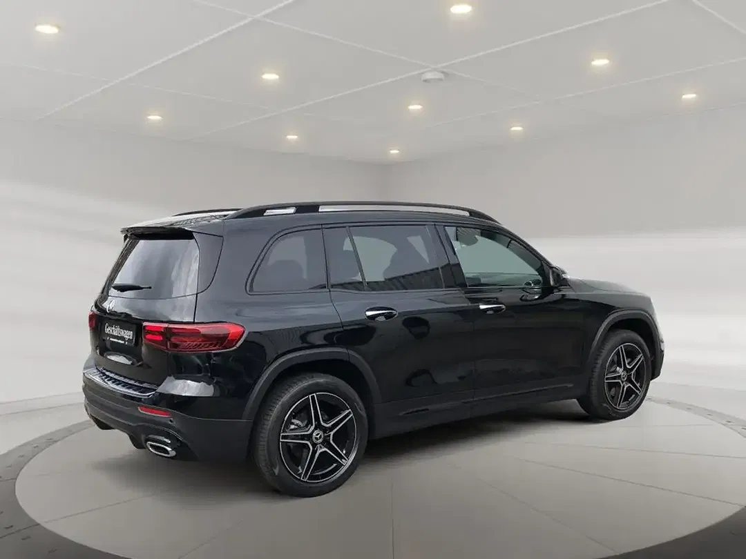 Mercedes-Benz GLB 200 - Thumbnail 2