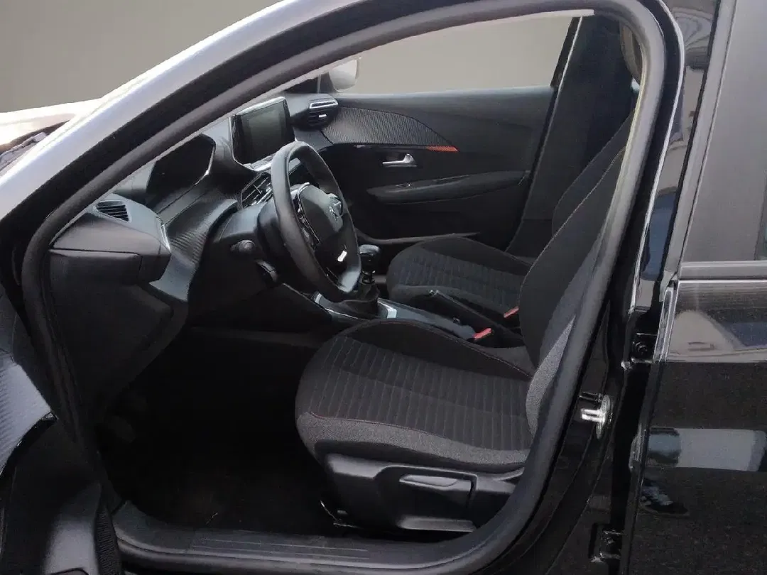 Peugeot 208 - Thumbnail 9