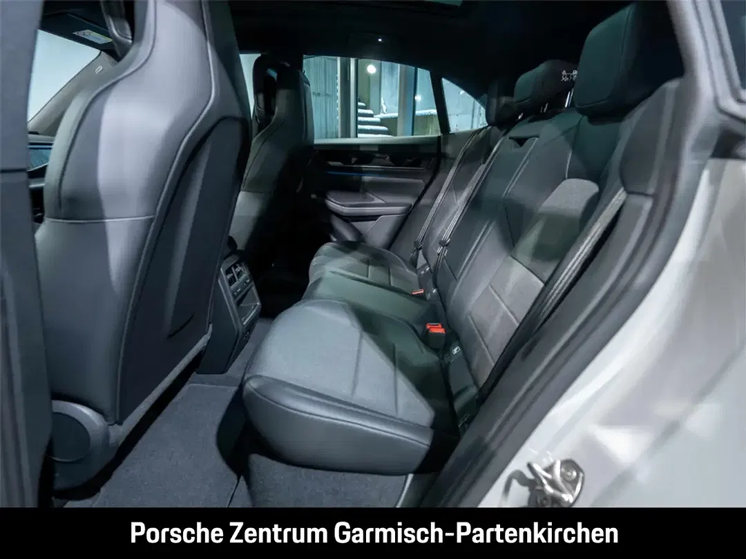 Porsche Macan - Thumbnail 11