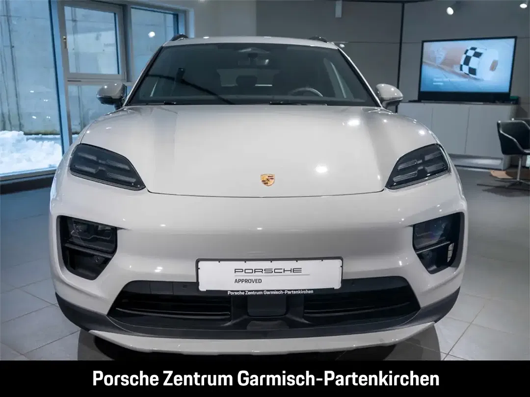 Porsche Macan - Thumbnail 4