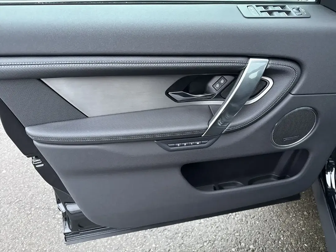 Land Rover Discovery Sport - Thumbnail 15