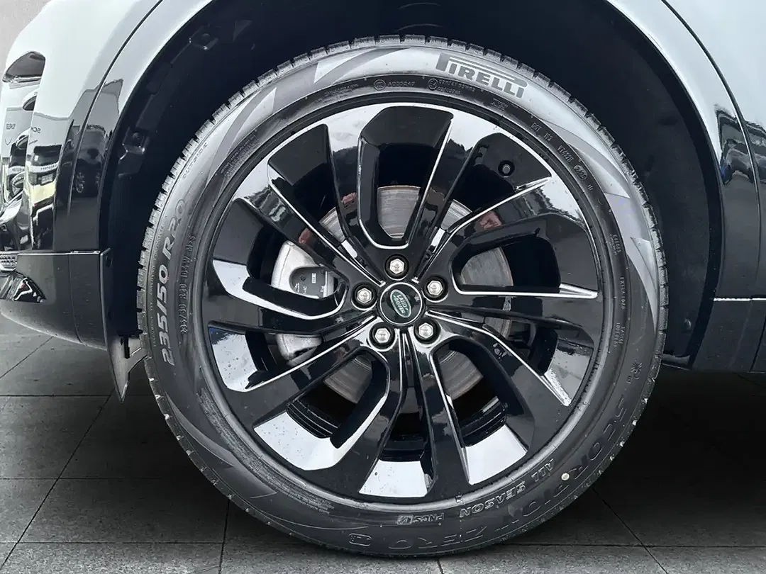 Land Rover Discovery Sport - Thumbnail 9