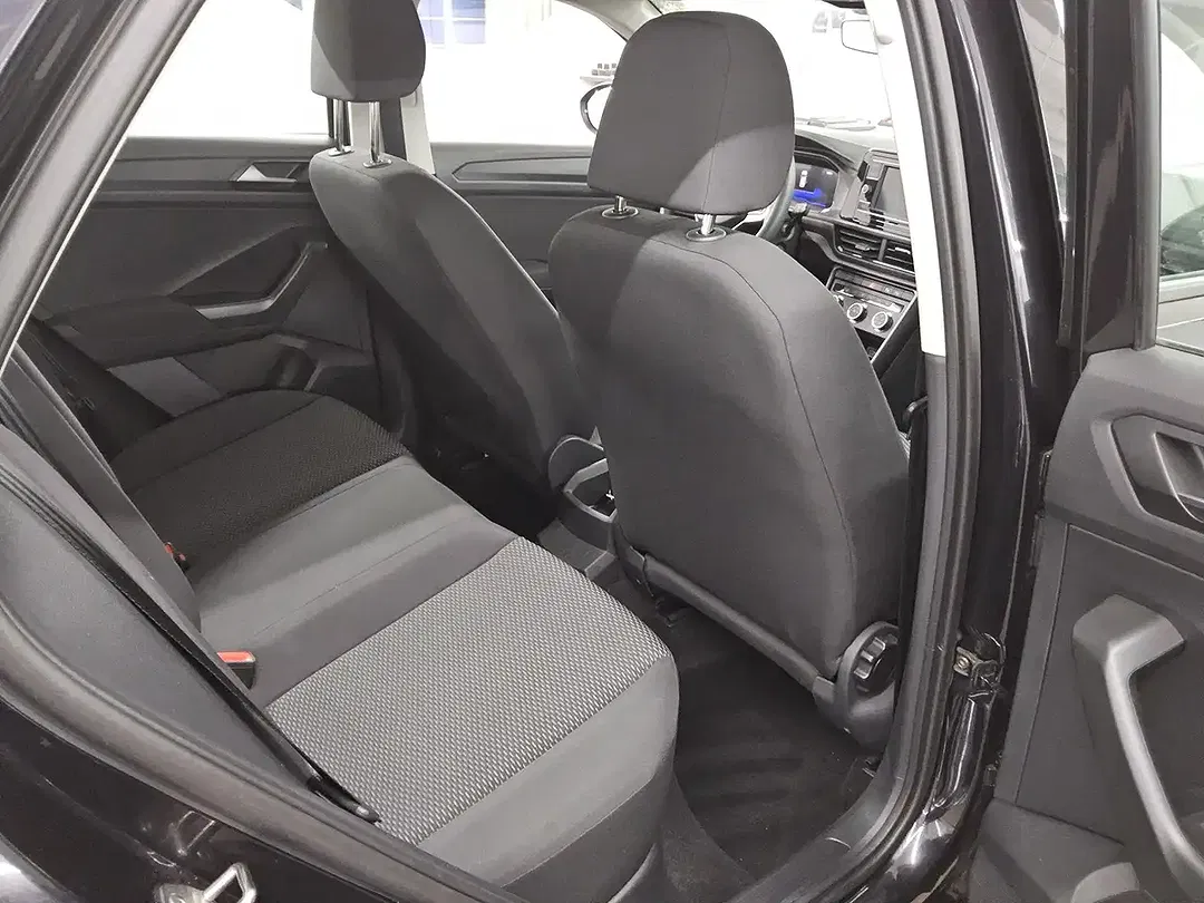 Volkswagen T-Roc - Thumbnail 7