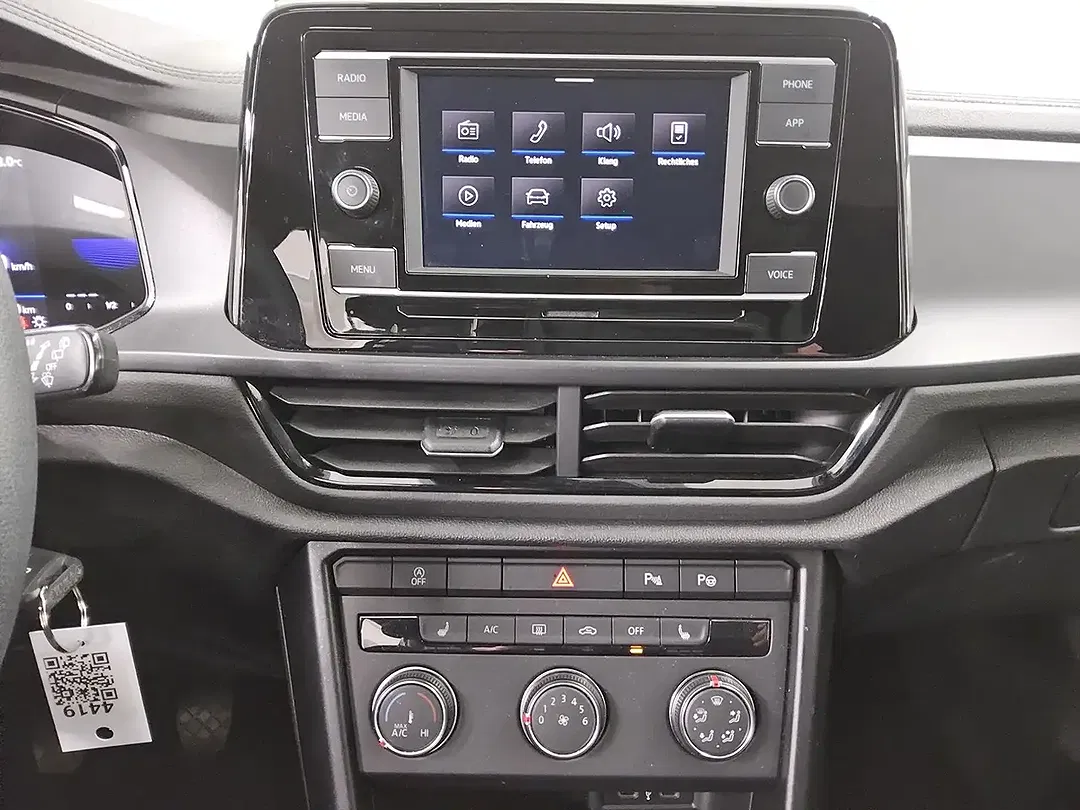 Volkswagen T-Roc - Thumbnail 4