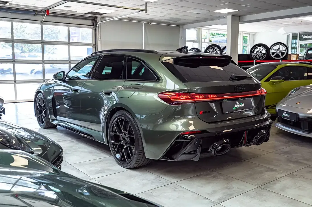 Audi RS5 - Thumbnail 4