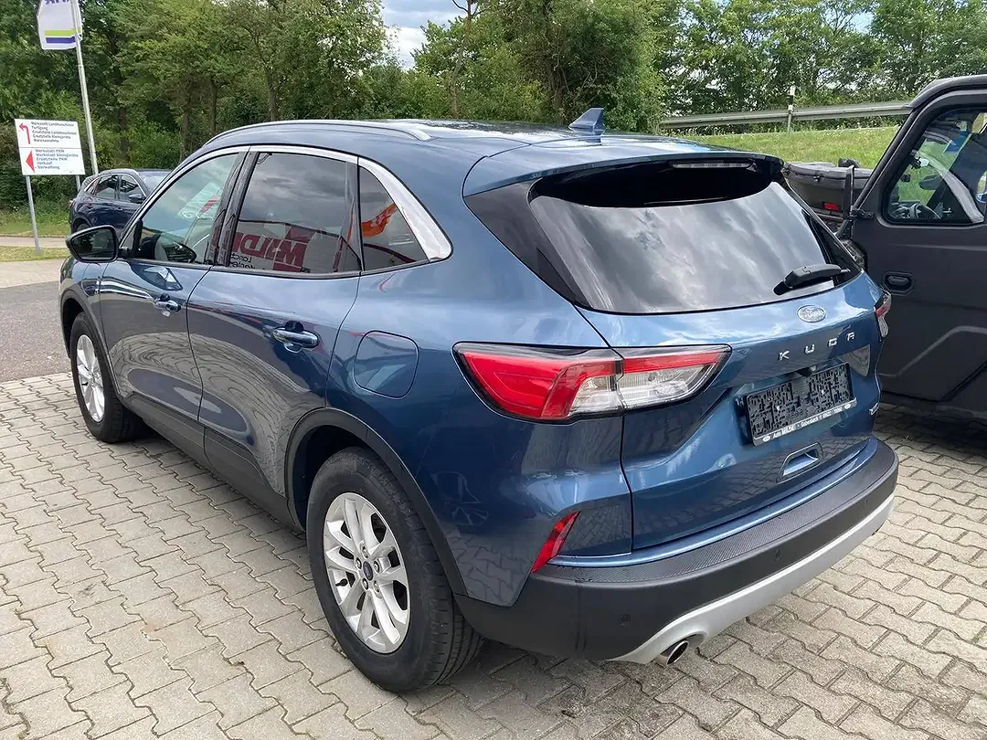 Ford Kuga - Thumbnail 3