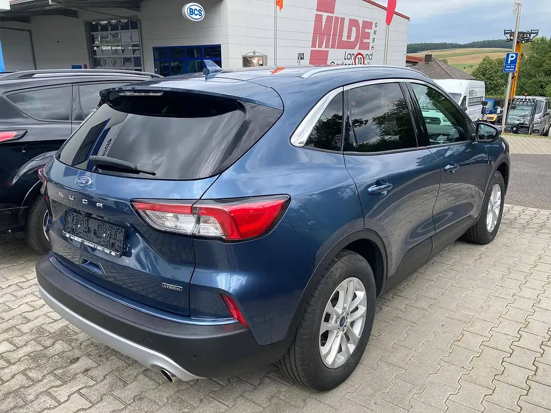 Ford Kuga - Thumbnail 4
