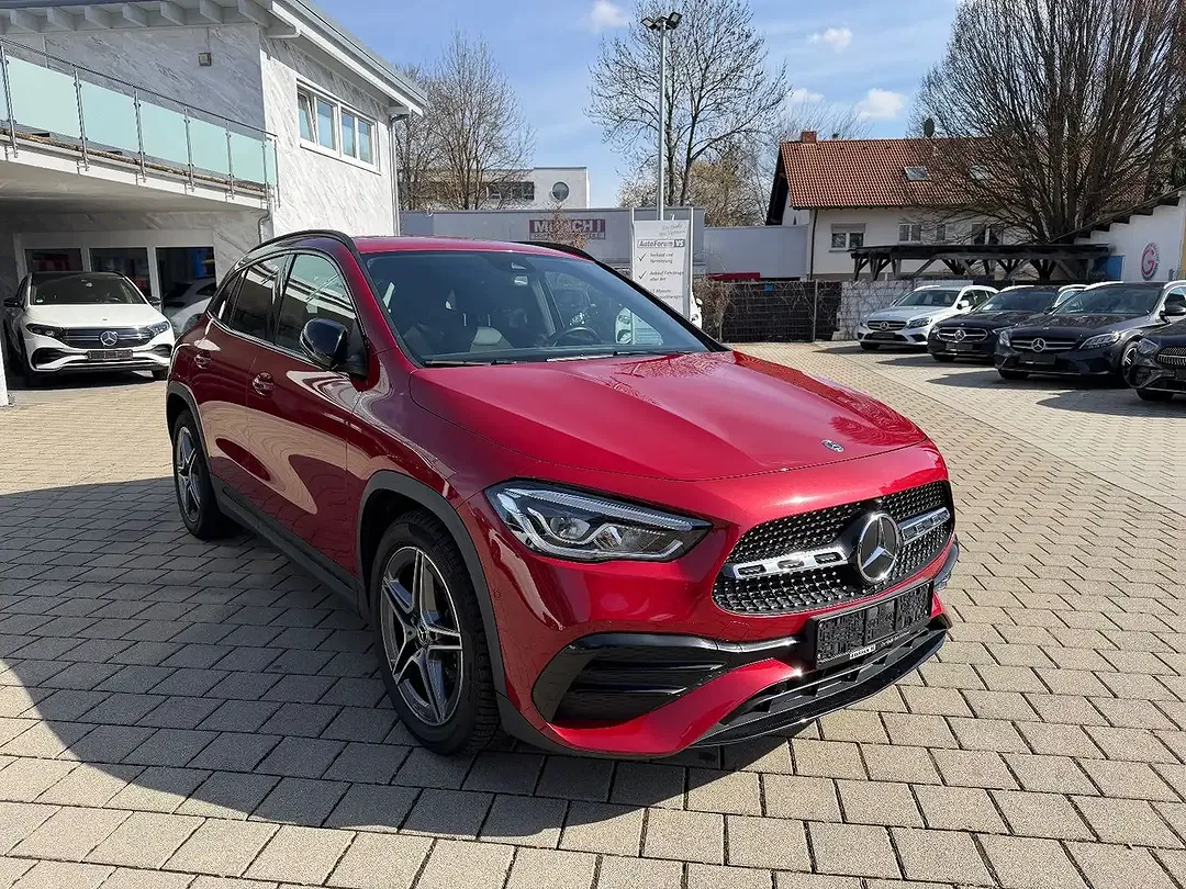 Mercedes-Benz GLA 200 - Thumbnail 3