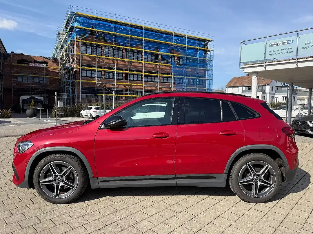 Mercedes-Benz GLA 200 - Thumbnail 4