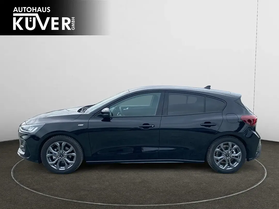 Ford Focus - Thumbnail 3