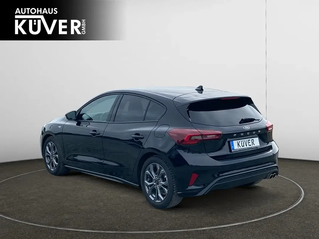 Ford Focus - Thumbnail 4
