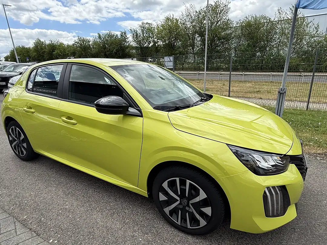 Peugeot 208 - Thumbnail 6
