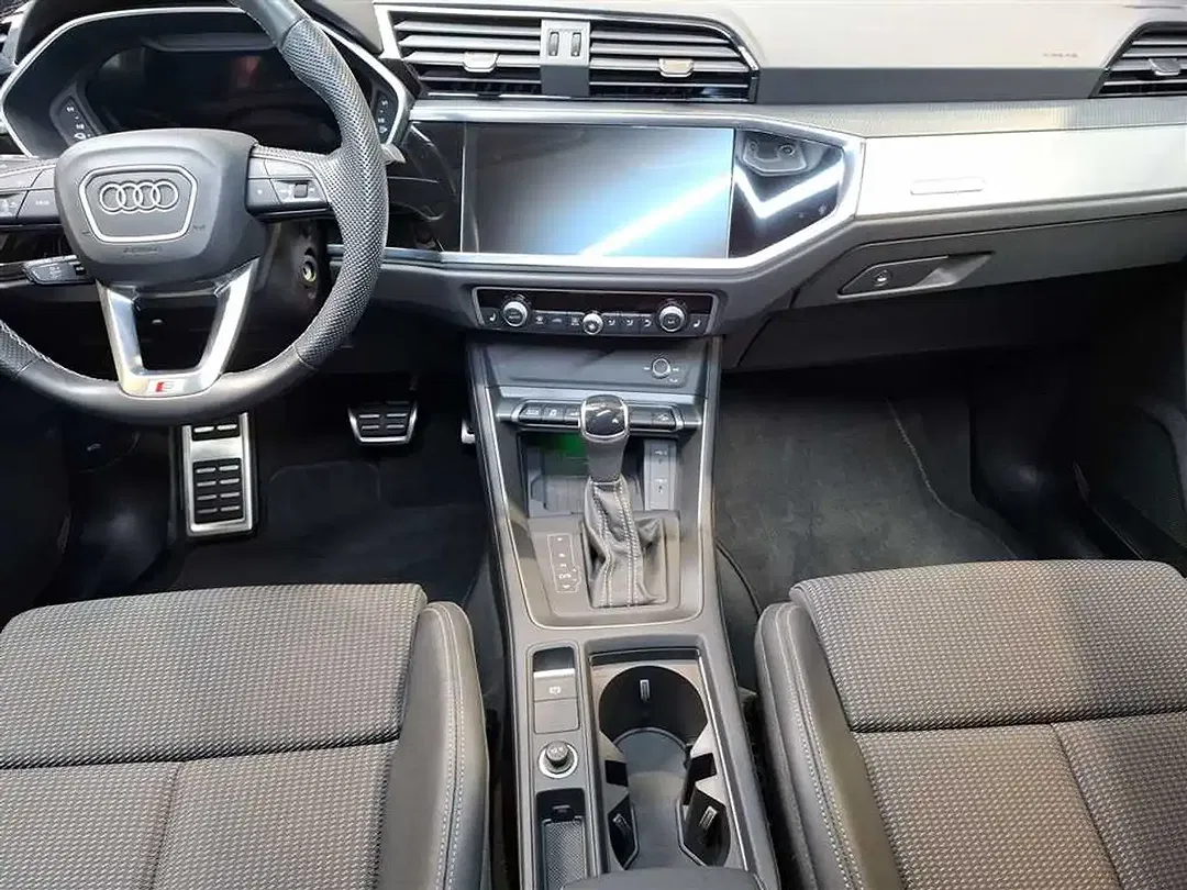 Audi Q3 - Thumbnail 12