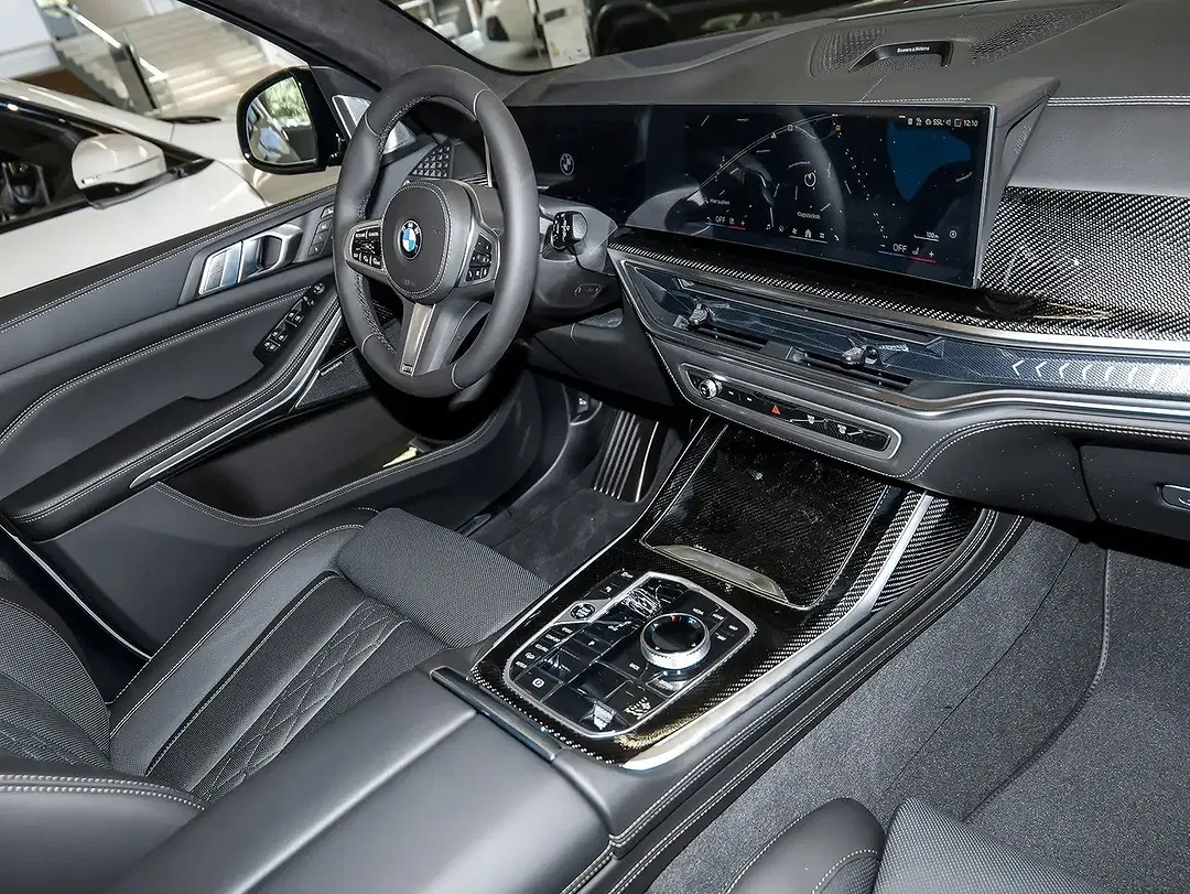 BMW X7 - Thumbnail 3