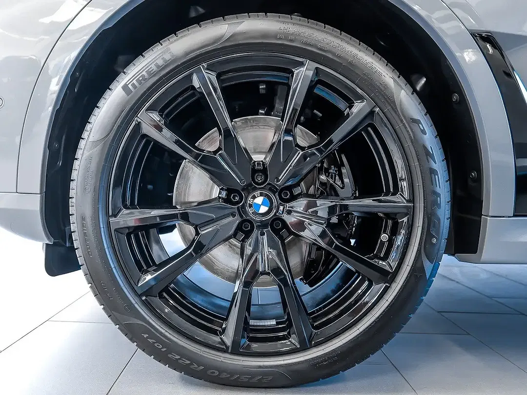 BMW X7 - Thumbnail 4