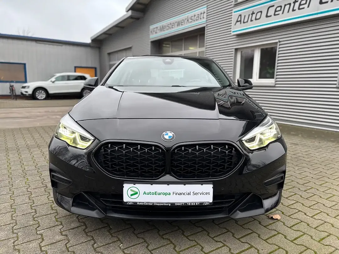 BMW 218 - Thumbnail 3