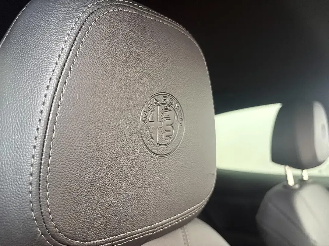 Alfa Romeo Stelvio - Thumbnail 11
