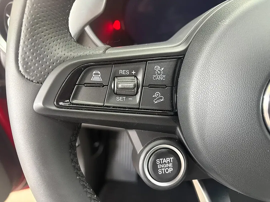 Alfa Romeo Stelvio - Thumbnail 14