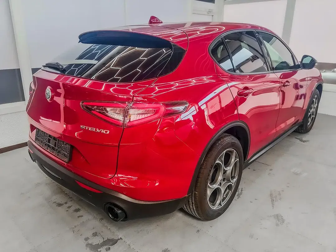 Alfa Romeo Stelvio - Thumbnail 4