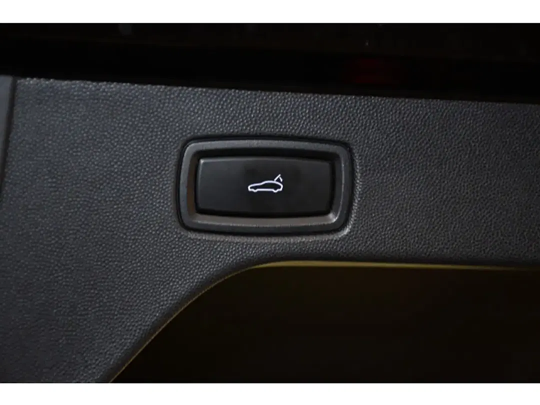 Porsche Macan - Thumbnail 10