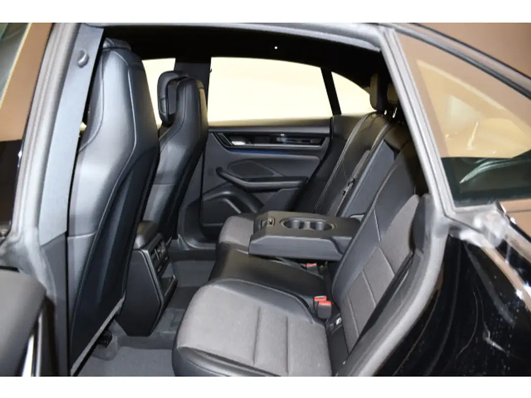 Porsche Macan - Thumbnail 6