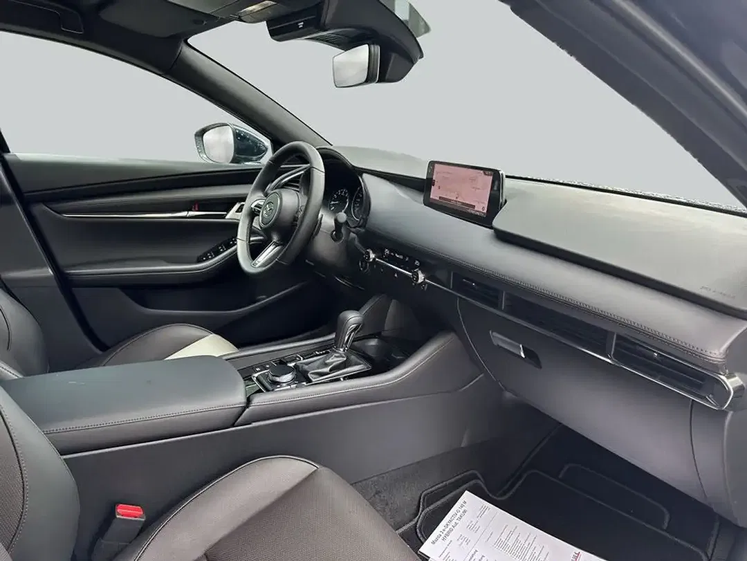 Mazda 3 - Thumbnail 14