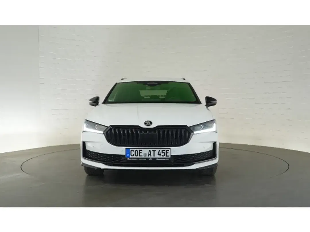 Skoda Superb iV DSG Combi Sportline - foto 1