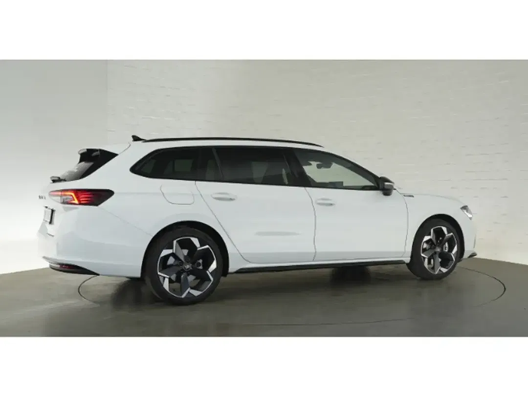 Skoda Superb - Thumbnail 5