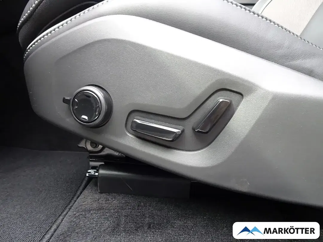 Volvo XC60 - Thumbnail 4