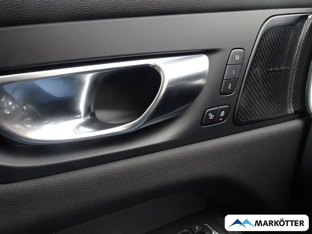 Volvo XC60 - Thumbnail 6