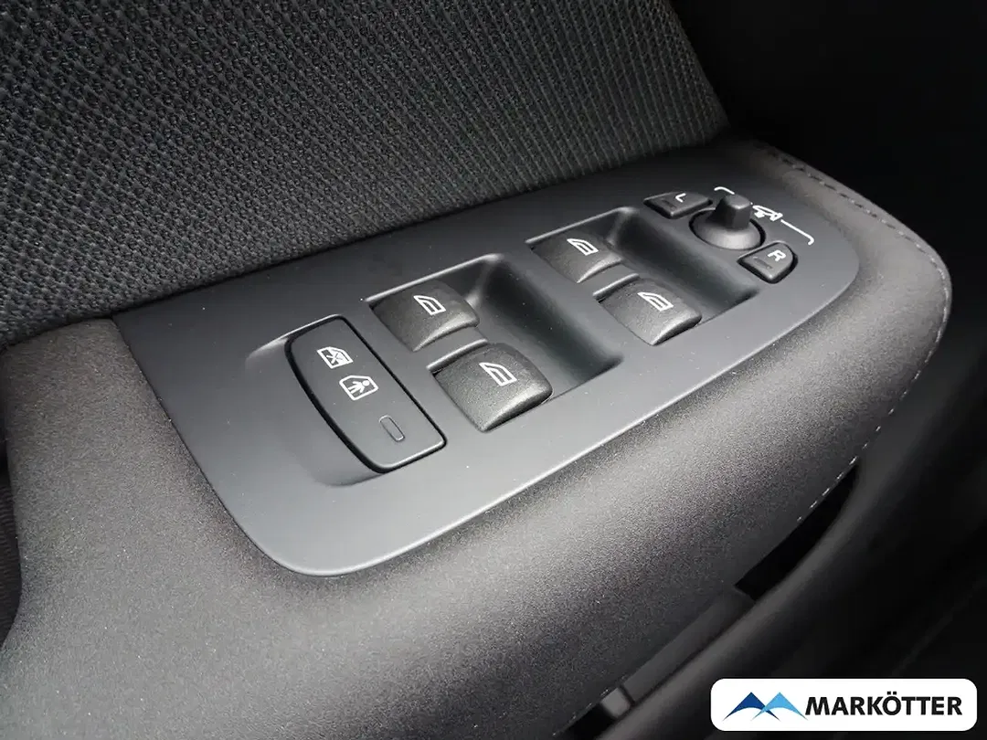 Volvo XC60 - Thumbnail 7