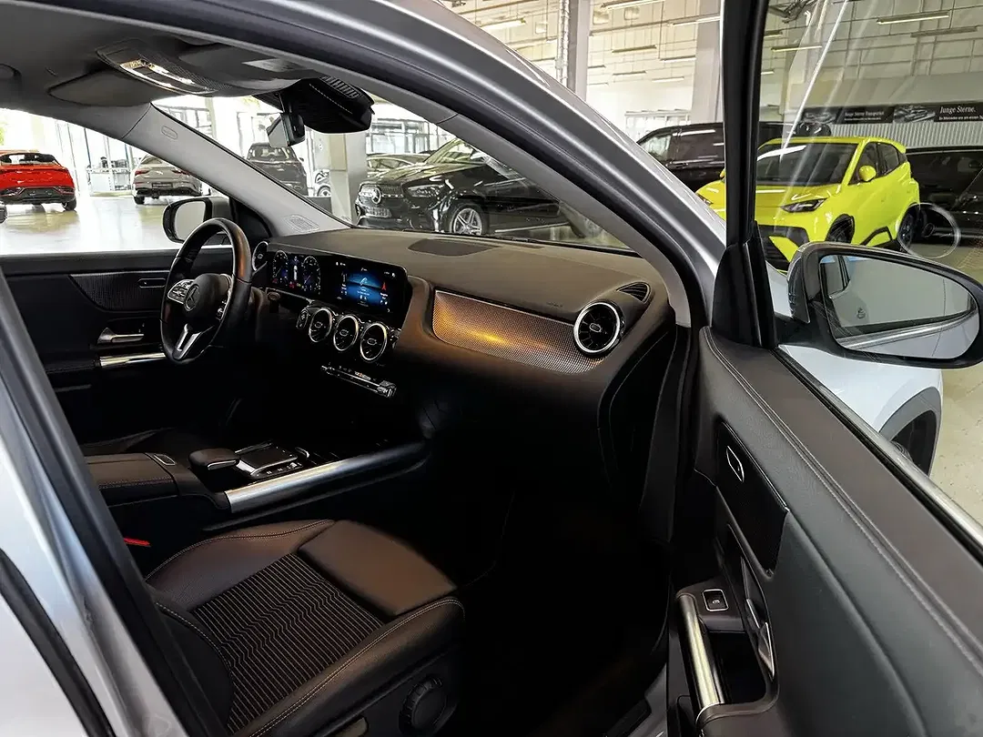 Mercedes-Benz GLA 200 - Thumbnail 16