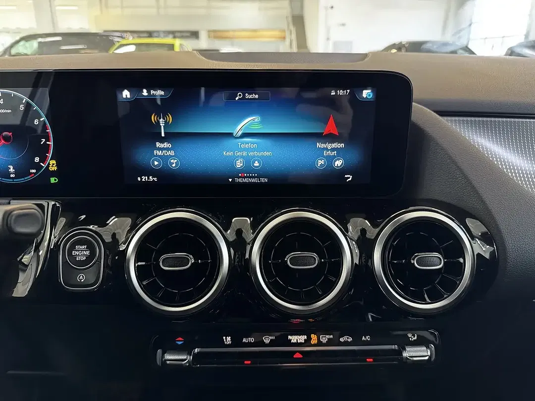 Mercedes-Benz GLA 200 - Thumbnail 22