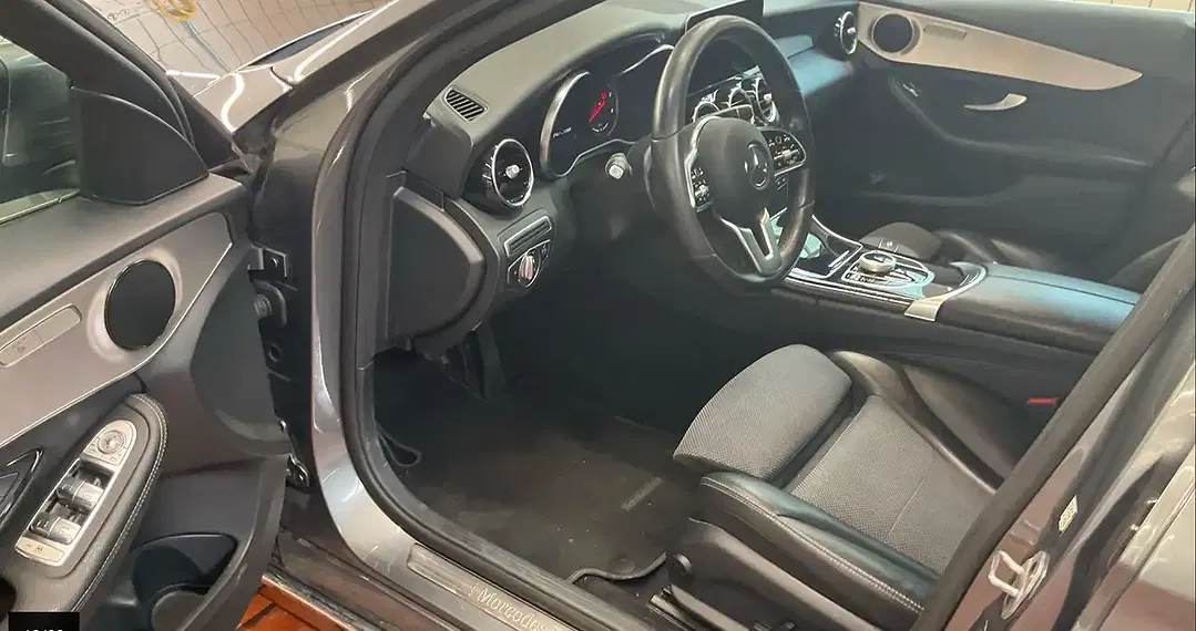 Mercedes-Benz C 300 - Thumbnail 8