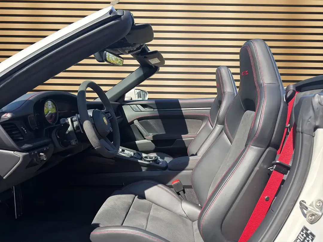 Porsche 911 - Thumbnail 10
