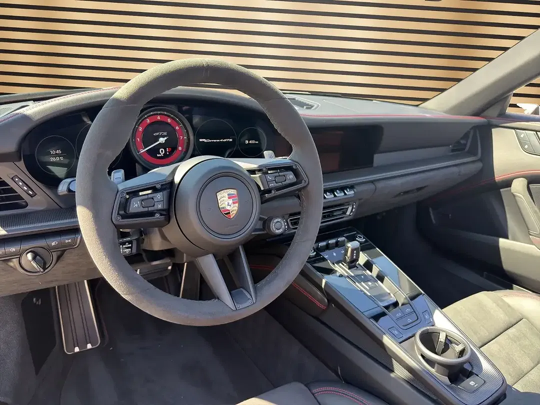 Porsche 911 - Thumbnail 11