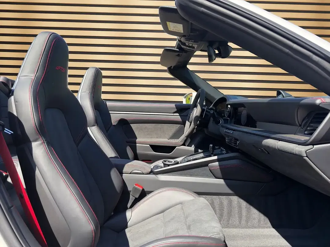 Porsche 911 - Thumbnail 12