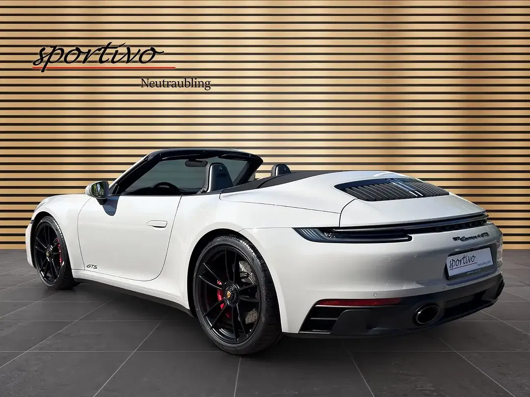 Porsche 911 - Thumbnail 3
