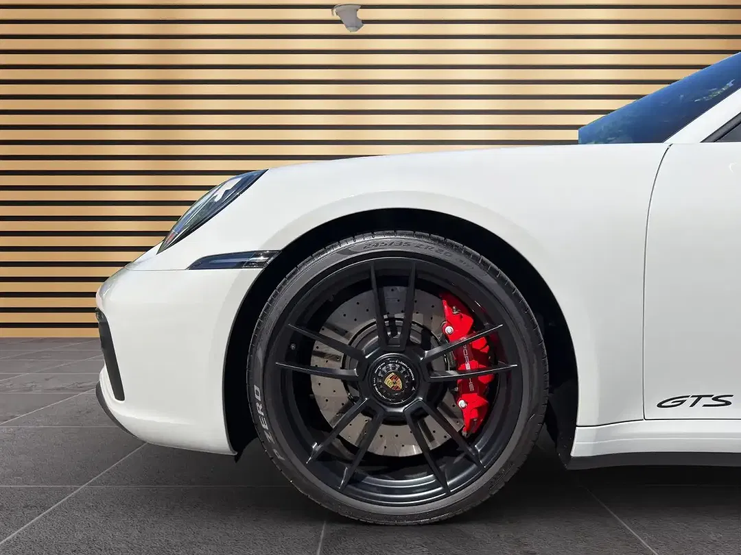 Porsche 911 - Thumbnail 9