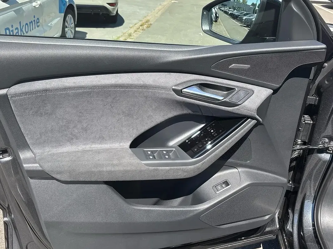 Audi Q6 e-tron - Thumbnail 11