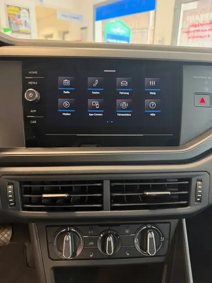 Volkswagen Polo - Thumbnail 12