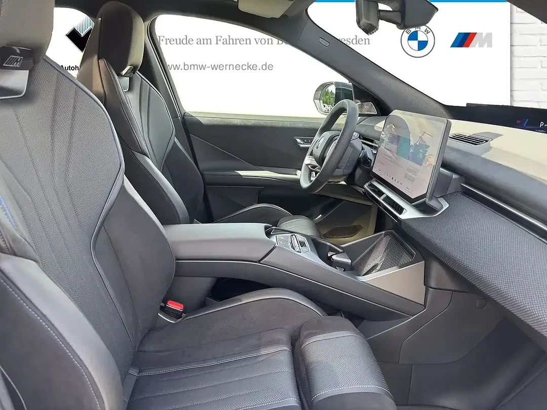 BMW iX3 - Thumbnail 11